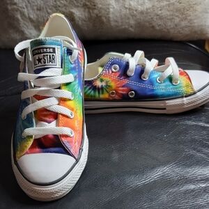 Converse Red and Orange Sneakers Vibrant Canvas Design